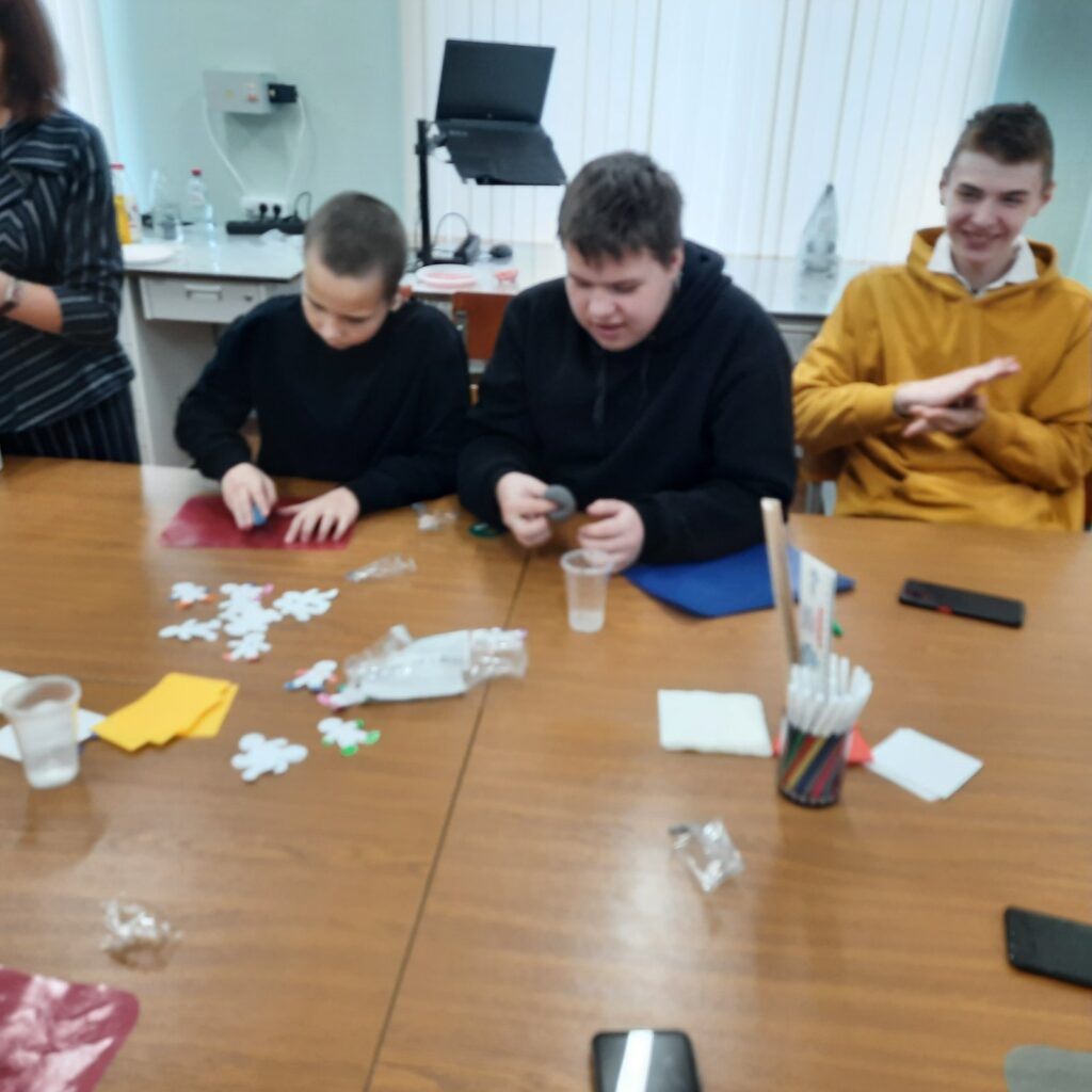 ГБОУ СОШ №2 г. Сызрани | От НАНО до МЕГА. Экскурсия 8б и 8г классов в СФ СамГТУ в рамках профориентационного марафона