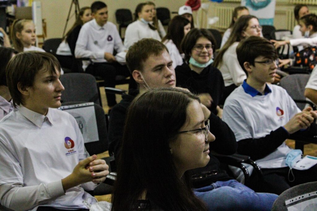 ГБОУ СОШ №2 г. Сызрани | Классная встреча с Заместителем министра - руководителем департамента по надзору и контролю в сфере образования министерства образования и науки Самарской области Бакулиной Светланой Юрьевной