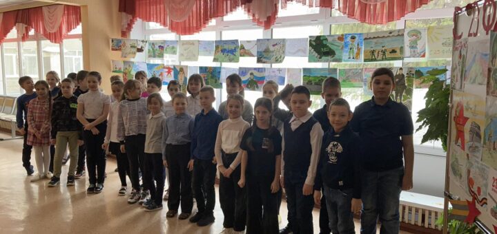 ГБОУ СОШ №2 г. Сызрани | Выставка рисунков, приуроченная ко Дню защитника Отечества