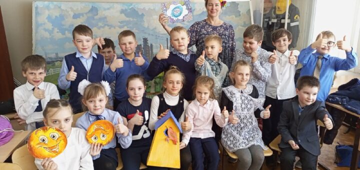 ГБОУ СОШ №2 г. Сызрани | Классная встреча с научным сотрудником Сызранского краеведческого музея Отдоевой Л.И.