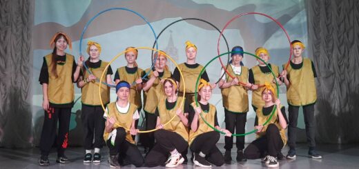 ГБОУ СОШ №2 г. Сызрани | Встреча учащихся 8-а класса с членом Союза журналистов России Любовью Папета в библиотеке им. Маяковского «Библиомаяк»