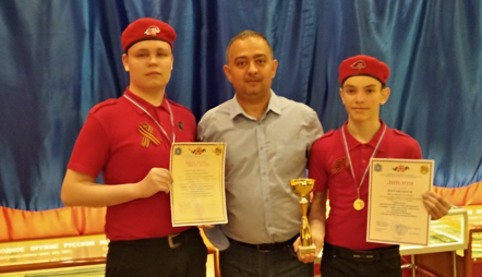 ГБОУ СОШ №2 г. Сызрани | Награждение юнармейцев-победителей военно-исторической олимпиады, посвященной 77 годовщине Победы в ВОВ