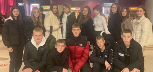 ГБОУ СОШ №2 г. Сызрани | Поездка 10-б класса в Сызранский драматический театр имени А.Н. Толстого