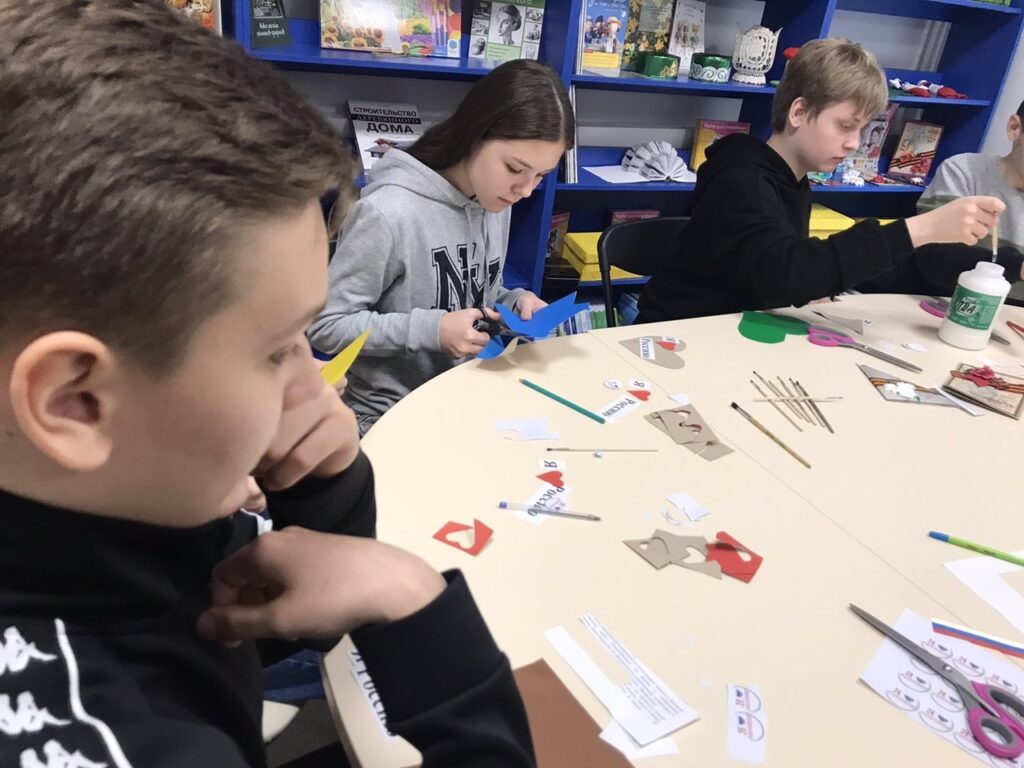 ГБОУ СОШ №2 г. Сызрани | Экскурсия 8-б класса в Библиомаяк