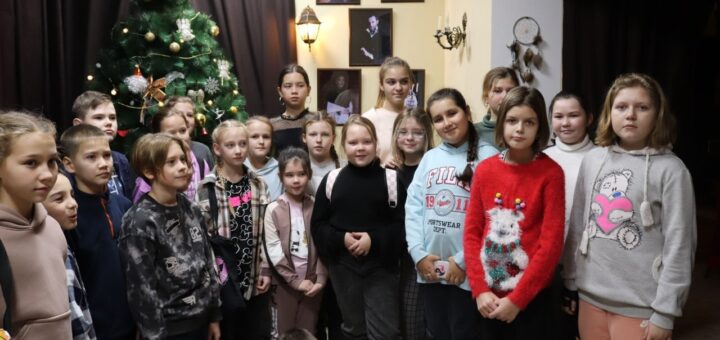 ГБОУ СОШ №2 г. Сызрани | Поездка 4а класса в Камерный театр "Полночь"