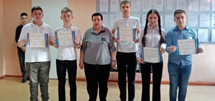 ГБОУ СОШ №2 г. Сызрани | Торжественная линейка в ГБОУ СОШ № 2 г.Сызрани 3 апреля 2023 г.