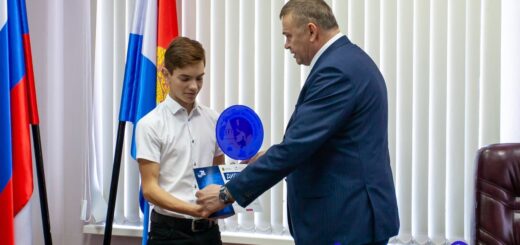 ГБОУ СОШ №2 г. Сызрани | Награждение победителей ежегодного областного конкурса исследовательских работ в рамках интернет-проекта "Гражданин Самарской области-гражданин России"