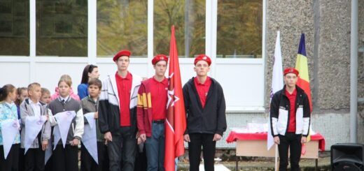 ГБОУ СОШ №2 г. Сызрани | Мастер-класс ко Дню народного единства в Центре детских инициатив