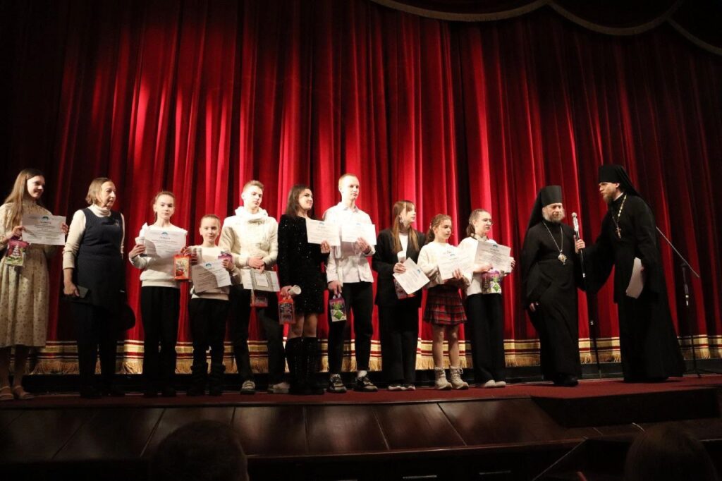 ГБОУ СОШ №2 г. Сызрани | Награждение победителей окружного конкурса исследовательских работ «Педагоги и наставники: образование и воспитание в России в исторической перспективе»