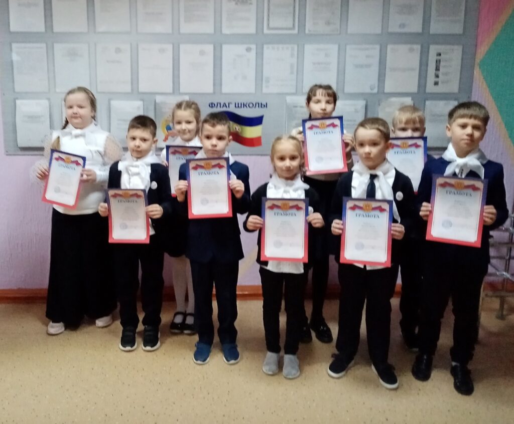 ГБОУ СОШ №2 г. Сызрани | Традиционная торжественная линейка 15 января 2023 года