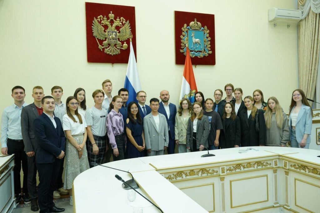 ГБОУ СОШ №2 г. Сызрани | Торжественная церемония награждения медалями «За особые успехи в учении» I степени