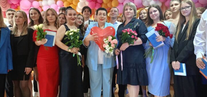 Вручение аттестатов