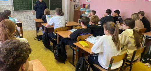 ГБОУ СОШ №2 г. Сызрани | Встреча с главным специалистом-экспертом ОКОН МУ МВД РОССИИ 