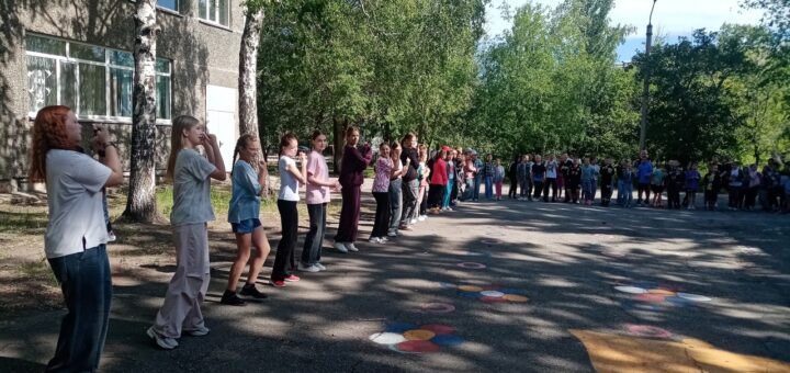 Открытие пришкольного лагеря время первых