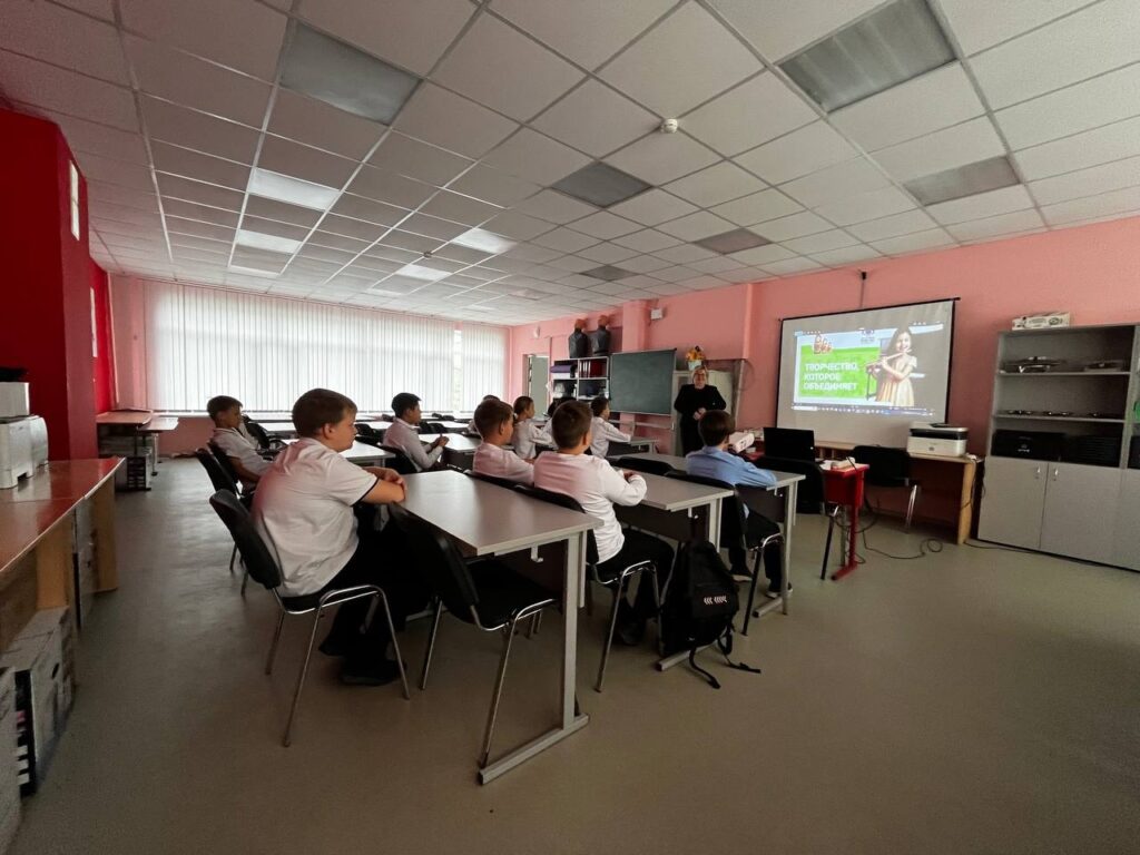 ГБОУ СОШ №2 г. Сызрани | Центр образования цифрового и  гуманитарного профилей «Точка роста»