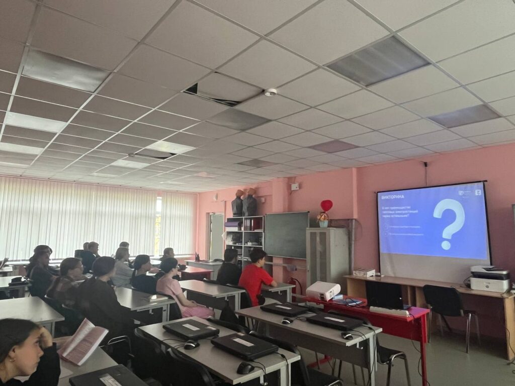 ГБОУ СОШ №2 г. Сызрани | Центр образования цифрового и  гуманитарного профилей «Точка роста»