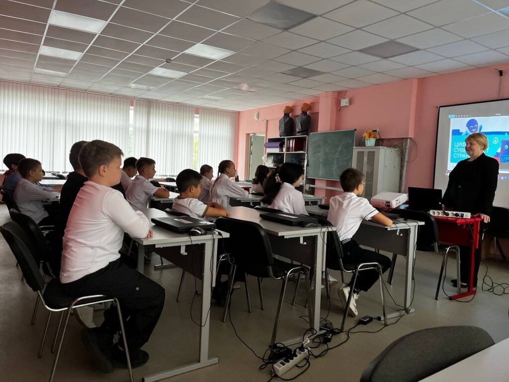 ГБОУ СОШ №2 г. Сызрани | Центр образования цифрового и  гуманитарного профилей «Точка роста»