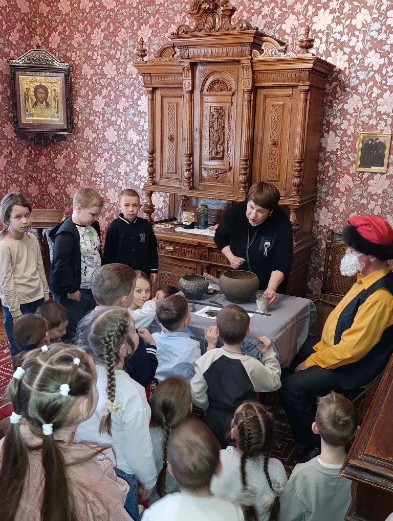 Учащиеся 1-а класса приняли участие в Новогоднем квесте “Там, на неведомых дорожках” ГБОУ СОШ №2 г. Сызрани | Учащиеся 1-а класса приняли участие в Новогоднем квесте