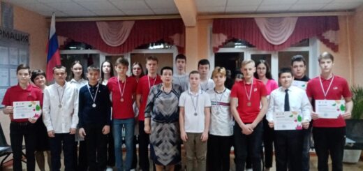 ГБОУ СОШ №2 г. Сызрани | Награждение лучших учеников школы на торжественной линейке