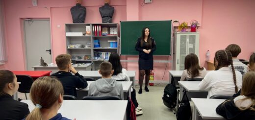 ГБОУ СОШ №2 г. Сызрани | ПДД. Встреча школьников с инспектором Перовой Д.А.