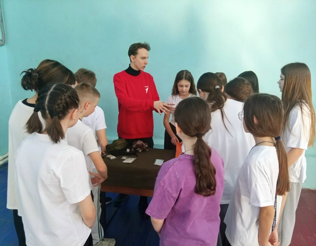 Встреча школьников с военно-патриотическим центром Авангард МБУ «Дом Молодёжи» ГБОУ СОШ №2 г. Сызрани | Встреча школьников с военно-патриотическим центром Авангард МБУ «Дом Молодёжи»