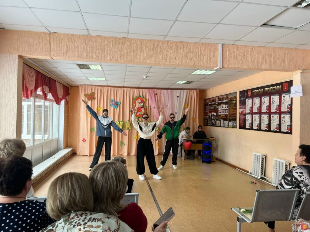 ГБОУ СОШ №2 г. Сызрани | Праздничный концерт, посвященный Международному женскому дню 8 Марта