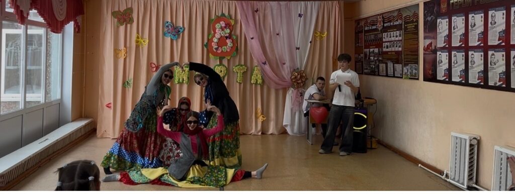 ГБОУ СОШ №2 г. Сызрани | Праздничный концерт, посвященный Международному женскому дню 8 Марта